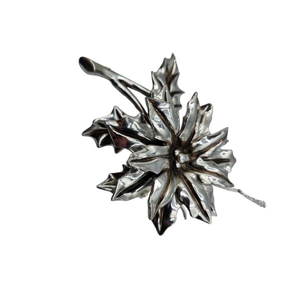 Large Lot of 11 Silver Tone Christmas Ornaments Sleigh Snowman Reindeer Etc - Picture 7 of 7